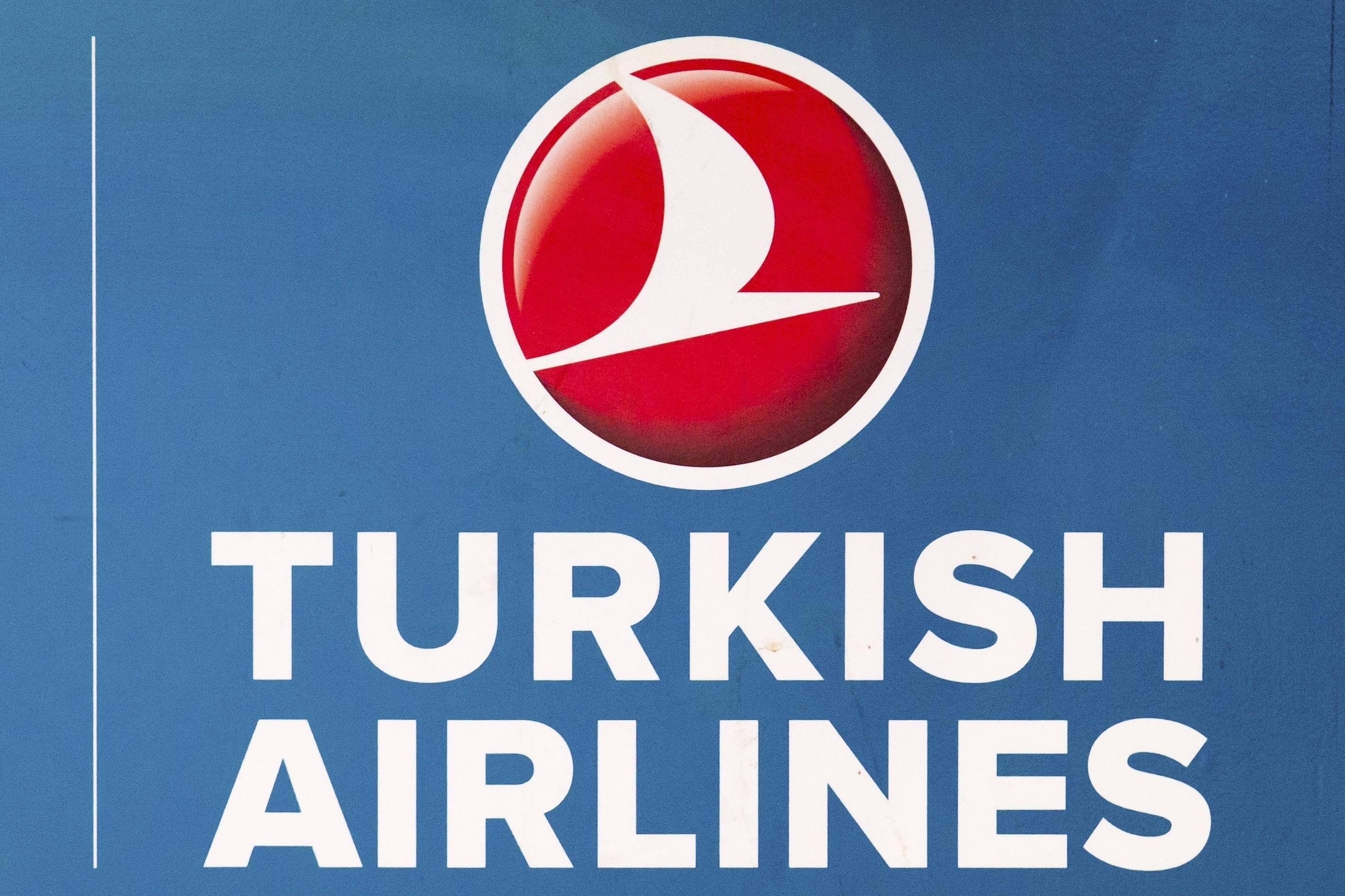 Turkish Airlines Logo - Houston-Istanbul Turkish Airlines flight diverts to Ireland amid in ...