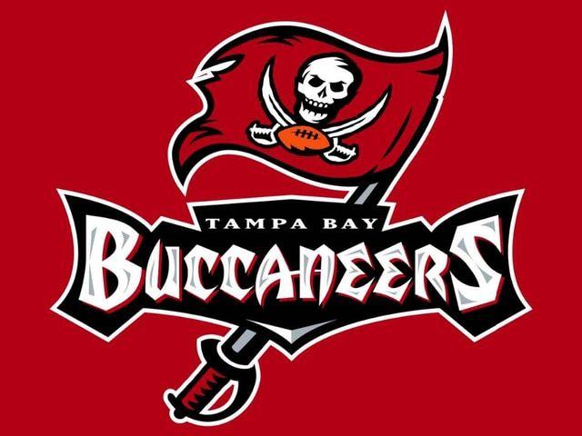 Buccaneers Logo - Flying Logo Flag Tampa Bay Buccaneers Team Flag Football Flag 3ft x