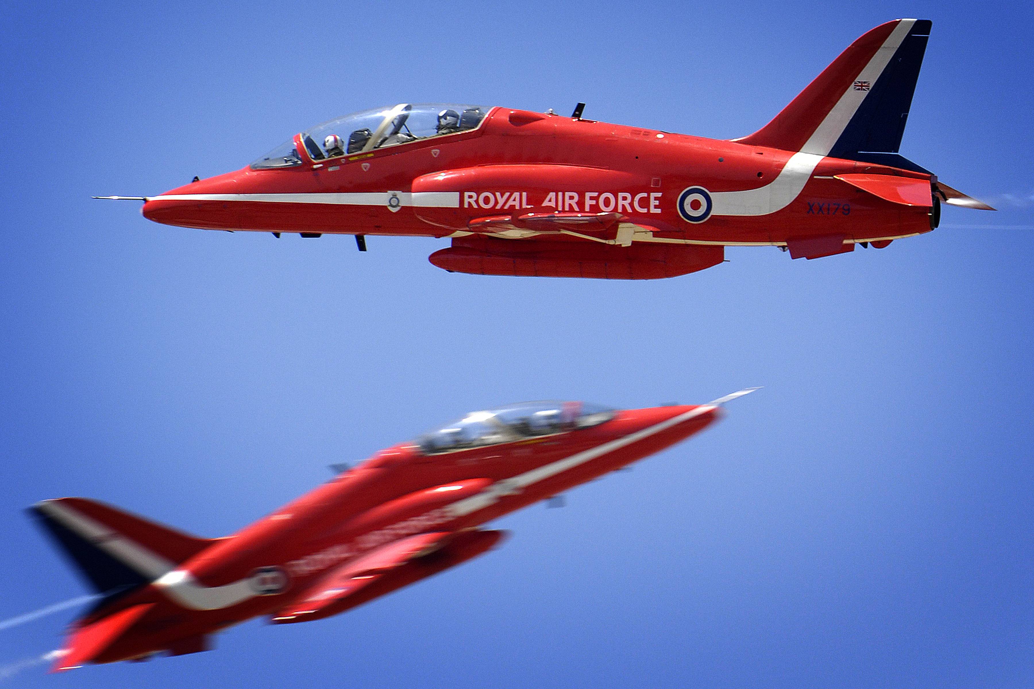 Two Red Arrows Logo - Red Arrows: HIW interview Red 2 pilot Mike Bowden – How It Works