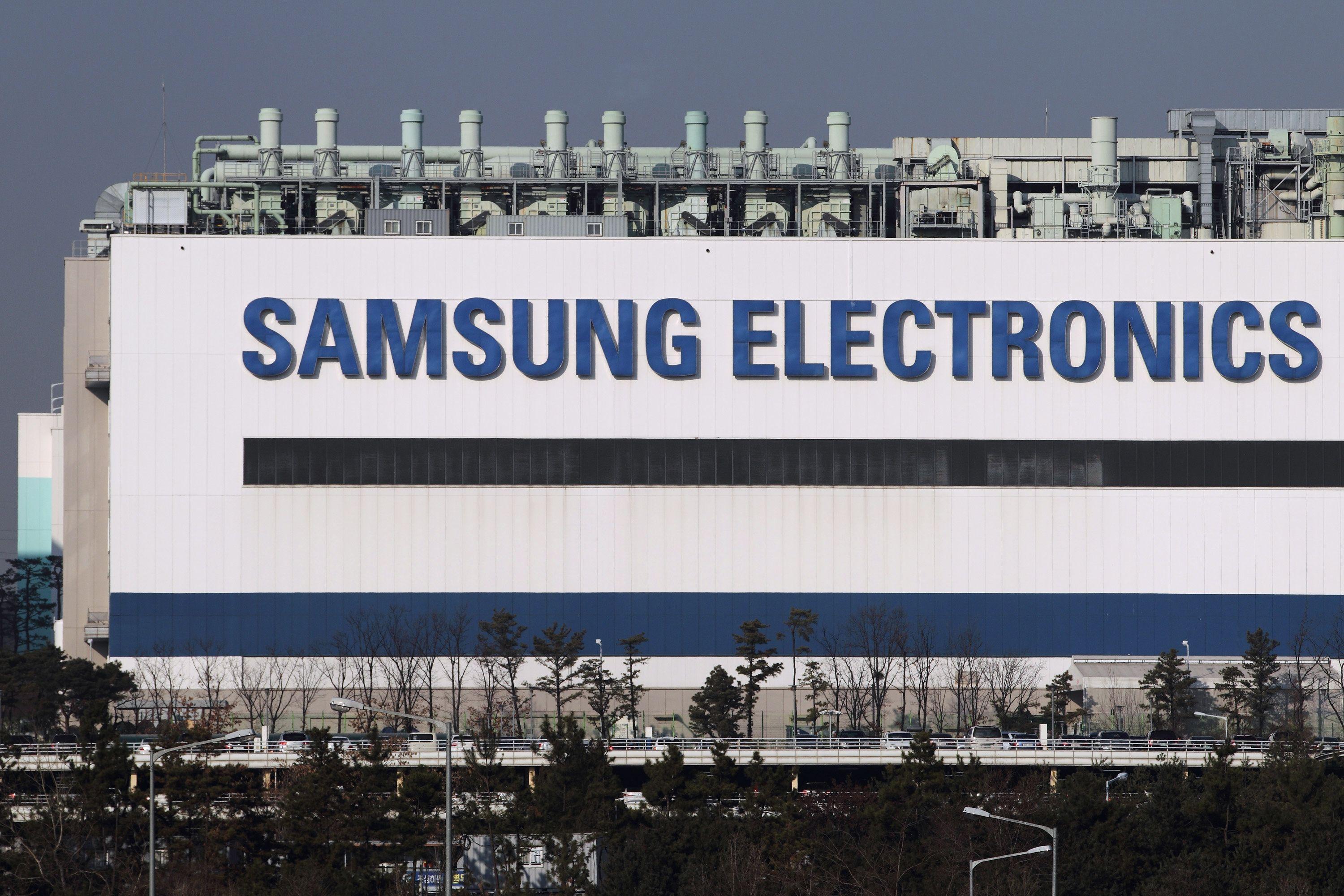 South Korean Electronics Logo - Samsung and Hyundai Troubles Weigh on South Korea's GDP | Fortune