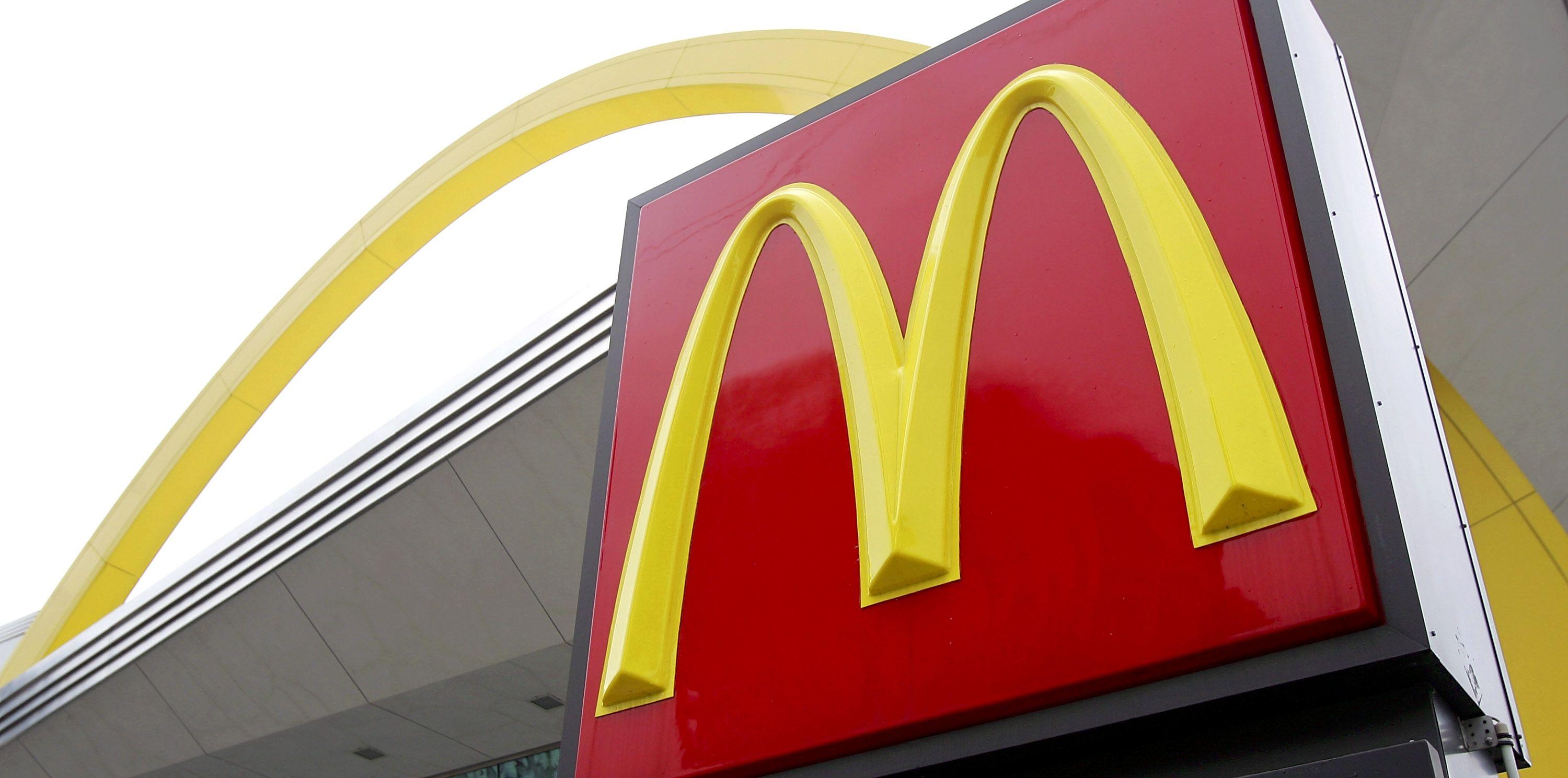 McDonald's Restaurant Logo - The Slow Food Movement and McDonald's: A Surprising Link | Time