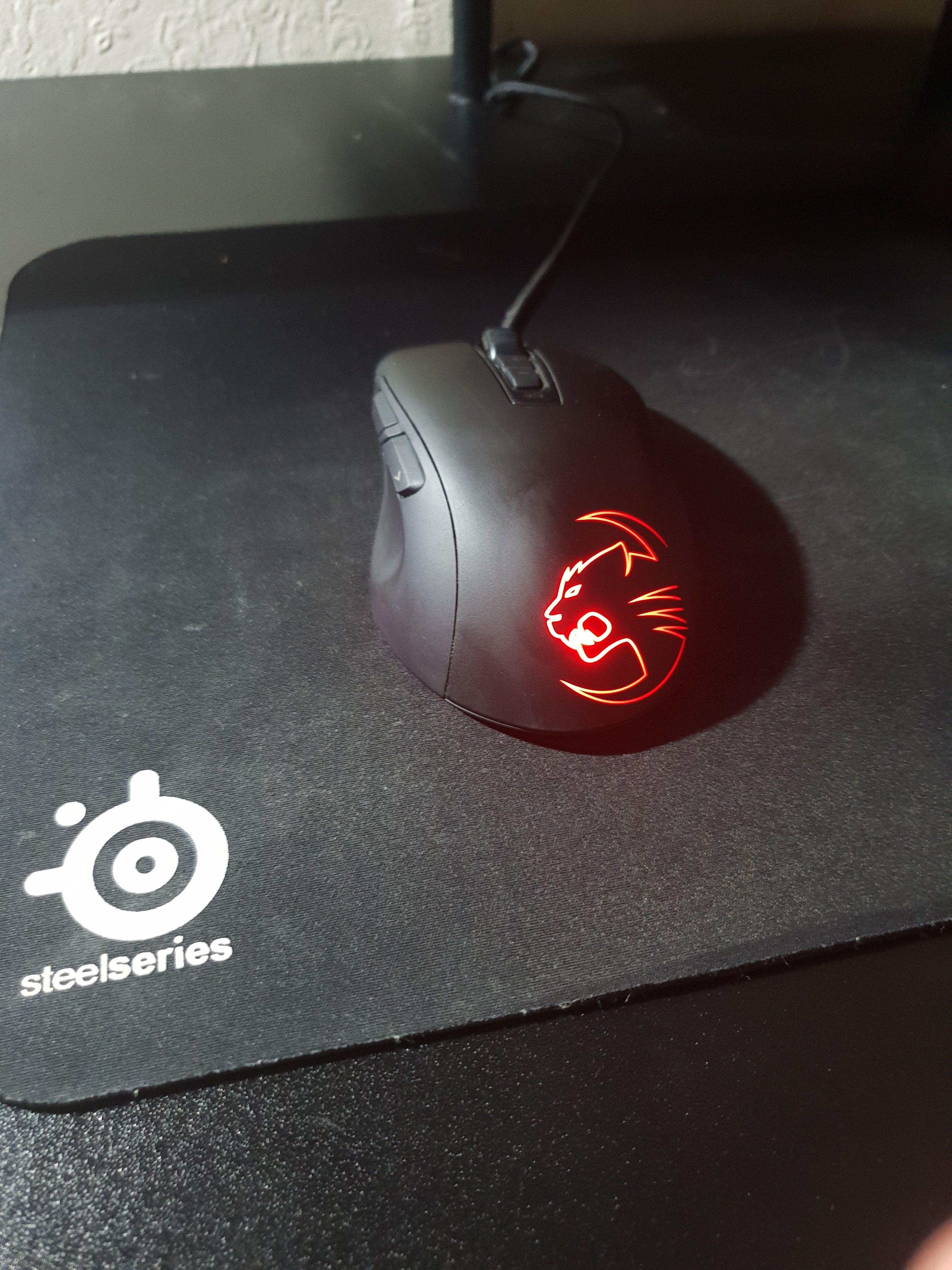Red Mouse Logo - roccat kone pure mouse logo turned red, unless i HOLD mouse button 4 ...
