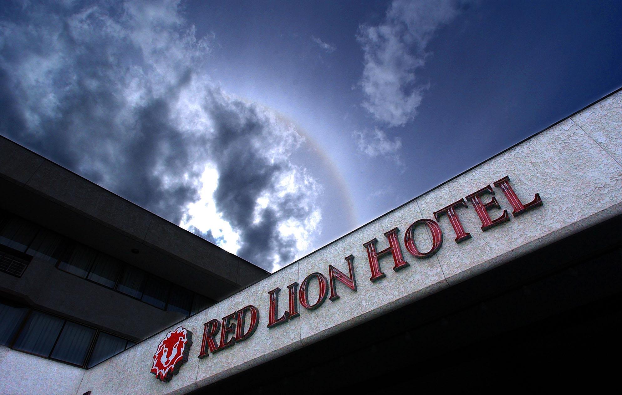 Red Lion Hotel Corp Logo - Red Lion to sell TicketsWest and WestCoast Entertainment to ...