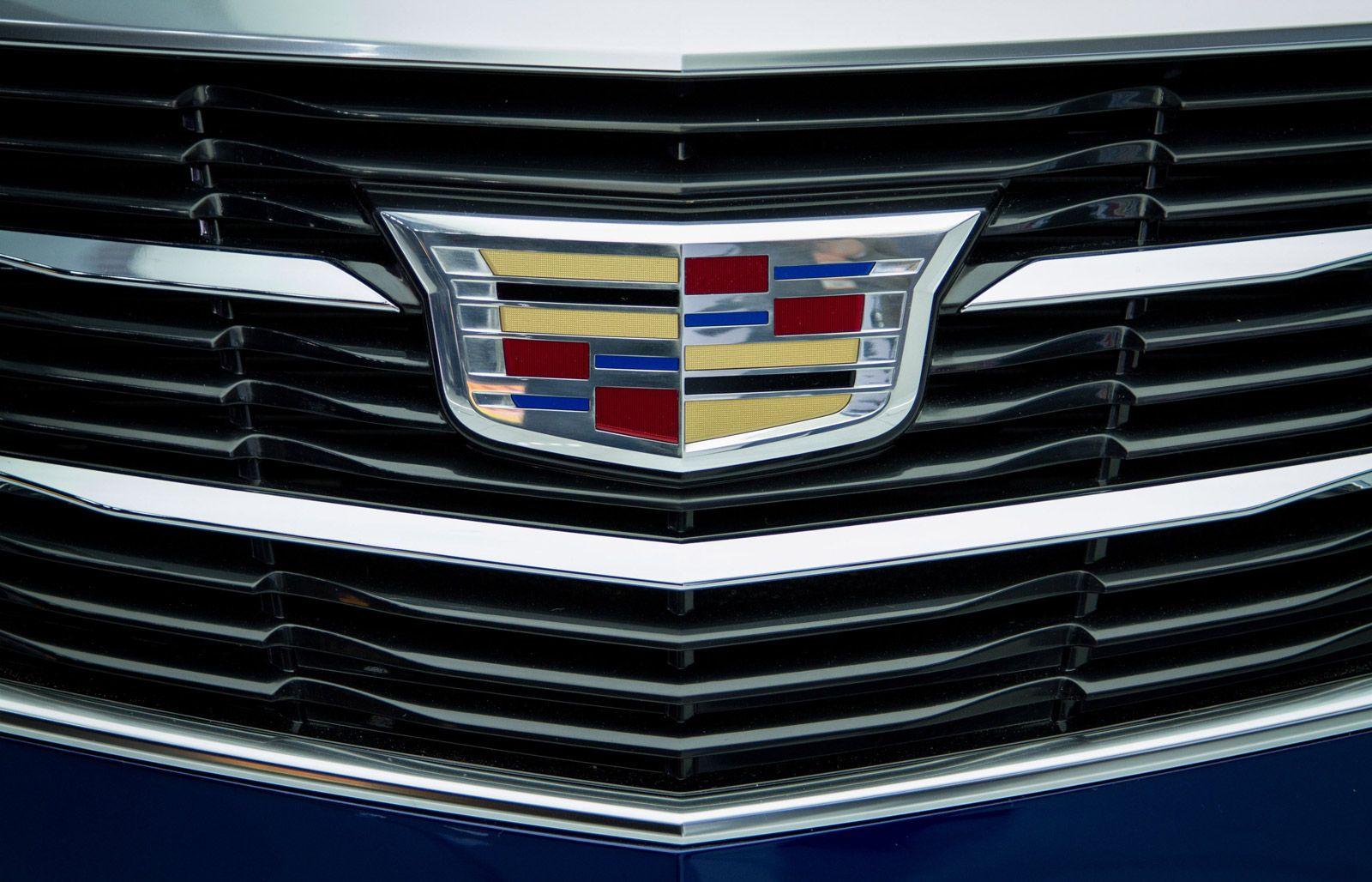 Cadillac Logo - Cadillac Explains Why It Dropped The Laurel Wreaths From Its Logo
