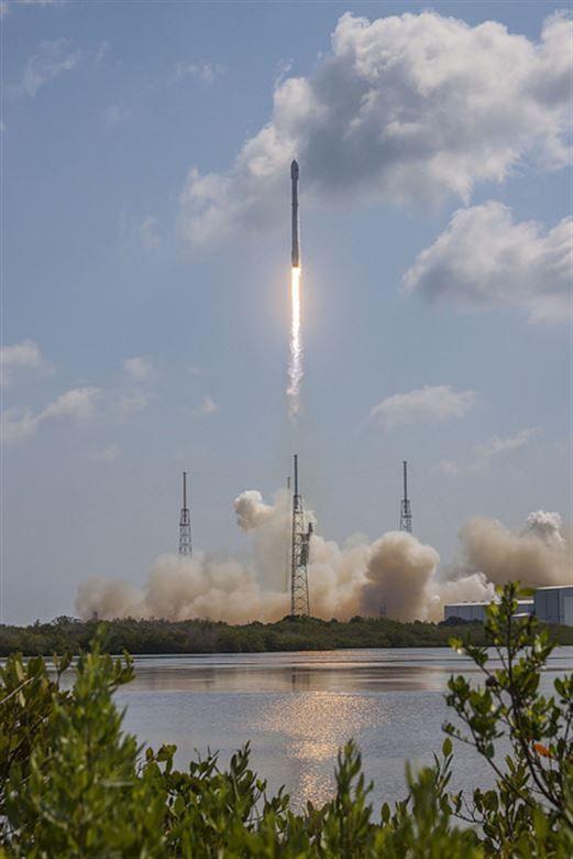 SpaceX Eutelsat 117 Mission Logo - 45th Space Wing successfully launches Falcon 9 ABS/Eutelsat-2 > 45th ...