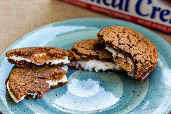 Oatmeal Creme Pies Logo - The Best Oatmeal Cream Pies | For Die-Hard Little Debbie Fans