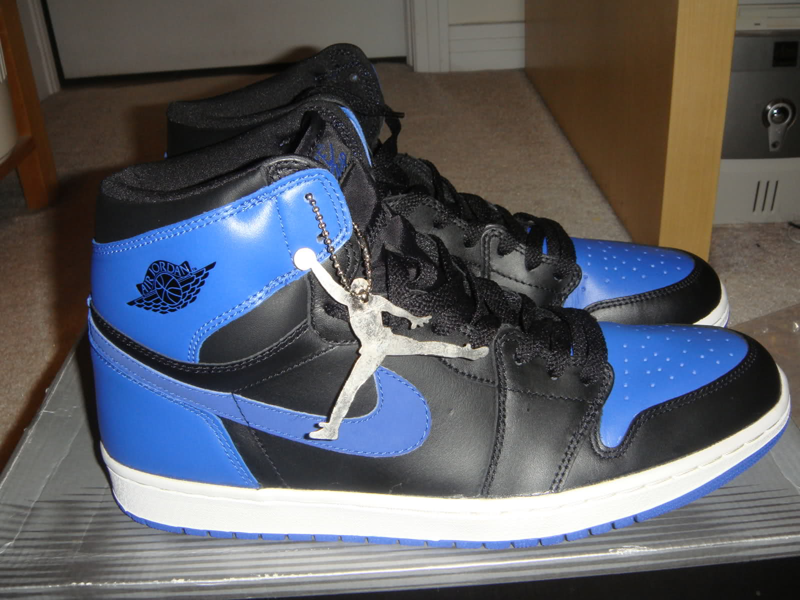 Really Fake Jordan Logo - Fake check: Jordan I black/blue retro 2001 (Experts needed!!) | NikeTalk