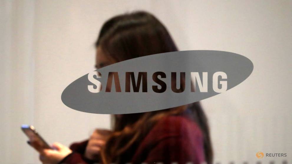 Samsung Company Logo - Seizing on Huawei's troubles, Samsung bets big on network gear ...