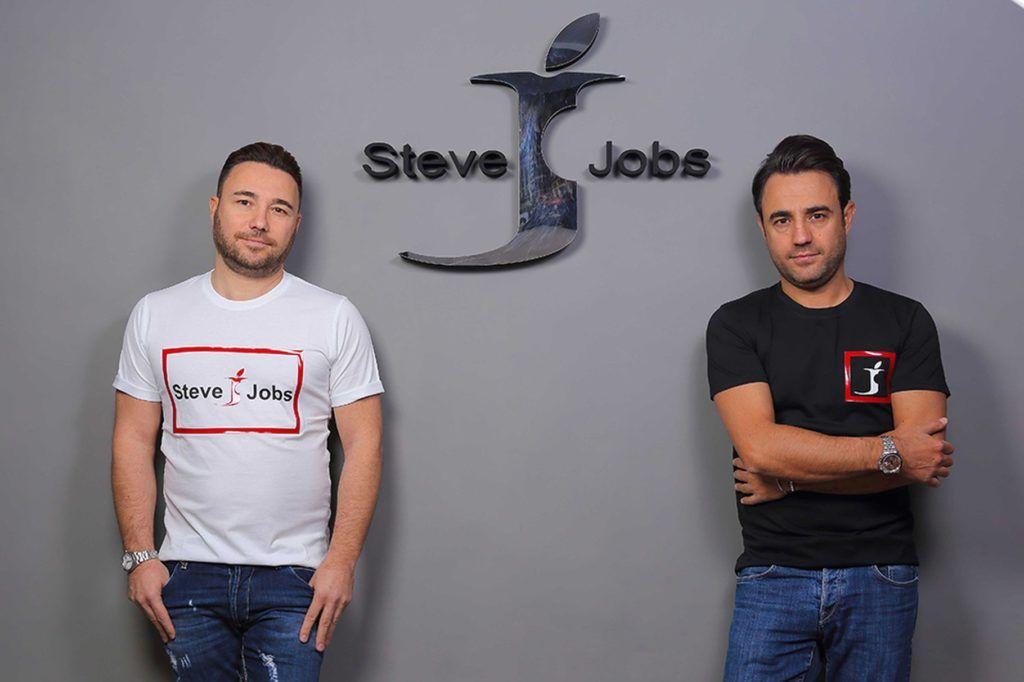 Italy Clothing Logo - Apple Loses Legal Battle Against 'Steve Jobs' Clothing Company in Italy