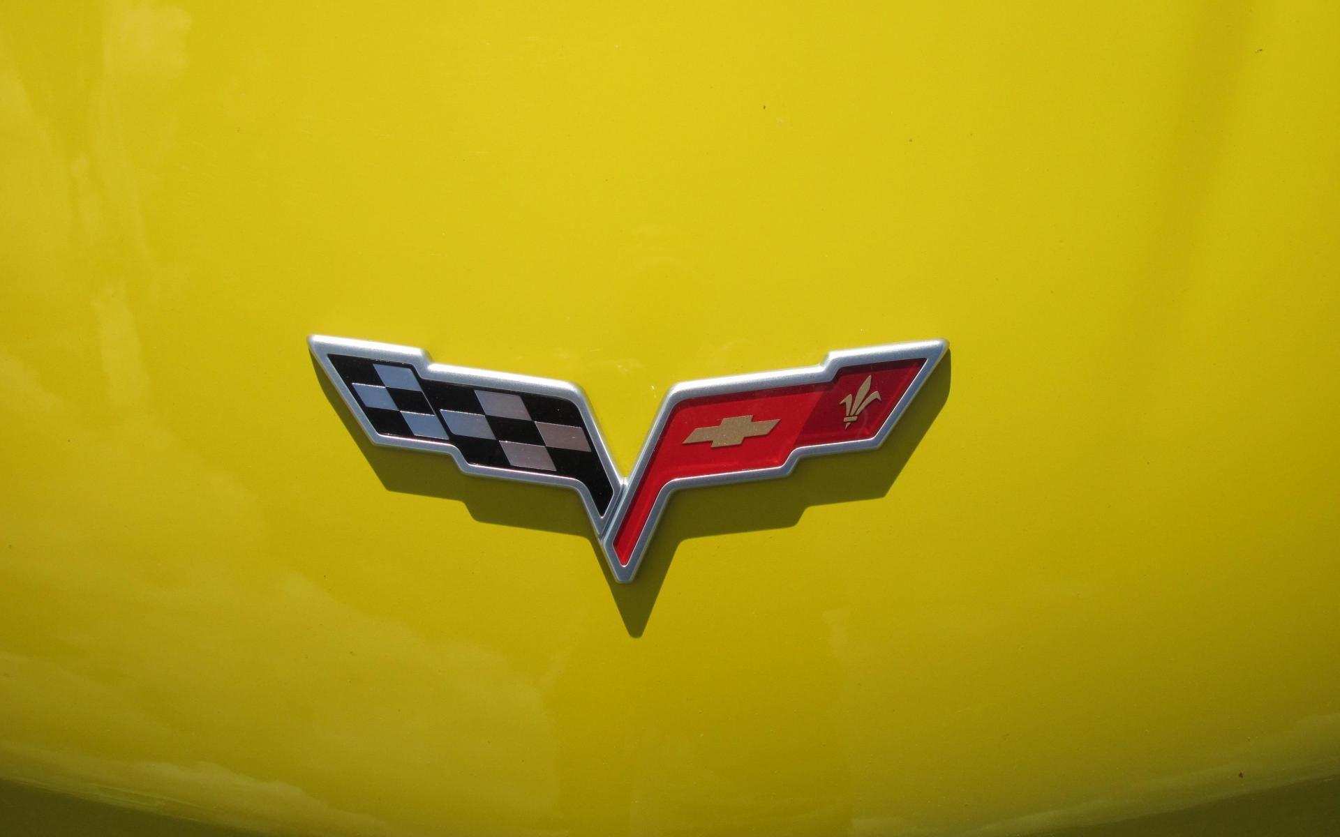 Yellow Corvette Logo - Corvette Logo Wallpaper