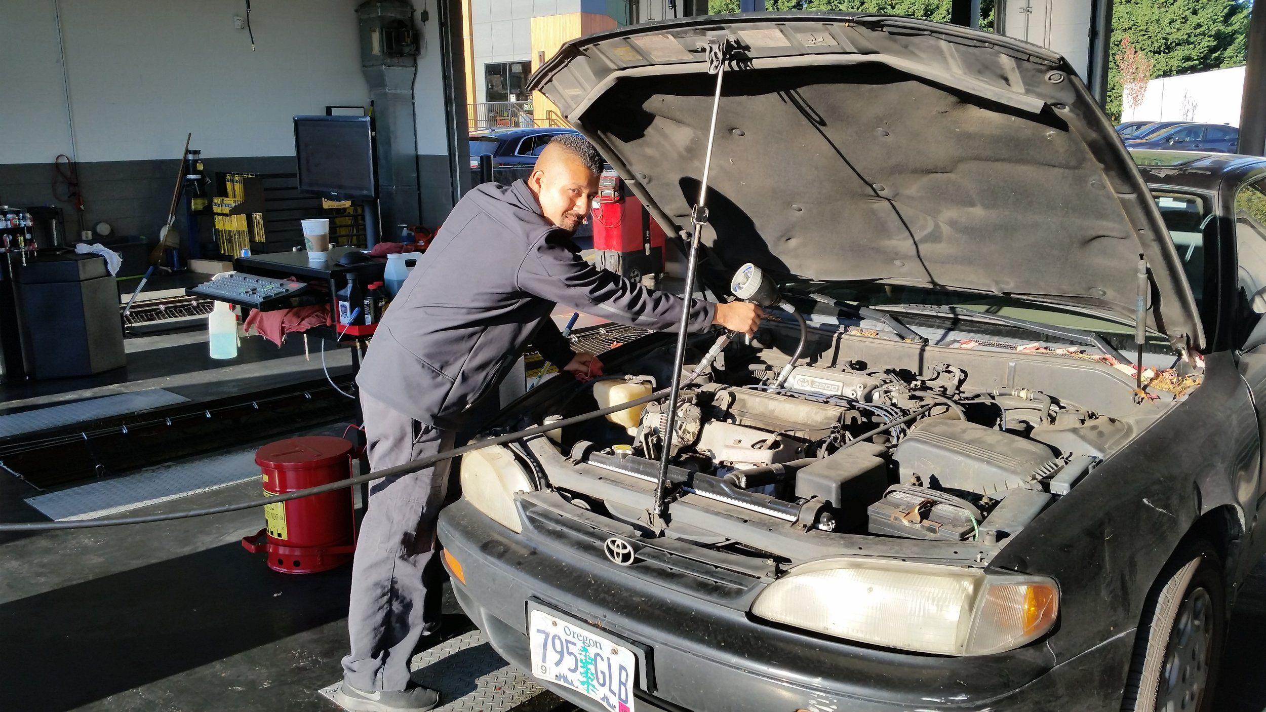 Automotive Oil Change Logo - $24.99 5-Quart Oil Change Tigard OR | Fast Lane