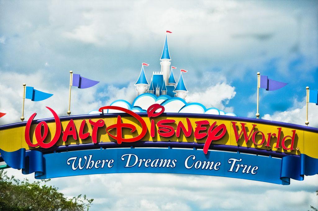 Walt Disney World 2017 Logo - Signs at Walt Disney World Vacations. Dream It. Do It