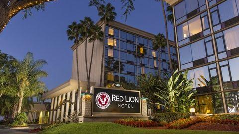 Red Lion Hotel Corp Logo - RLHC CIO talks emerging technology, managing data | Hotel Management