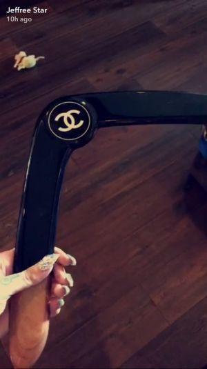 Boomerang Star Logo - Chanel dragged after Jeffree Star posts boomerang pics | Revelist