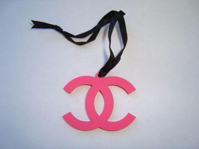 Hot Pink Chanel Logo - CHANEL VIP Gift CC Logo Plastic Hot Pink Red Charm Authentic ...