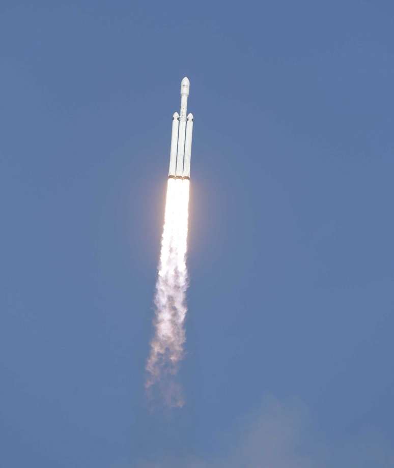 NASA Falcon 9 Logo - With Falcon Heavy launch, should NASA continue building its own ...