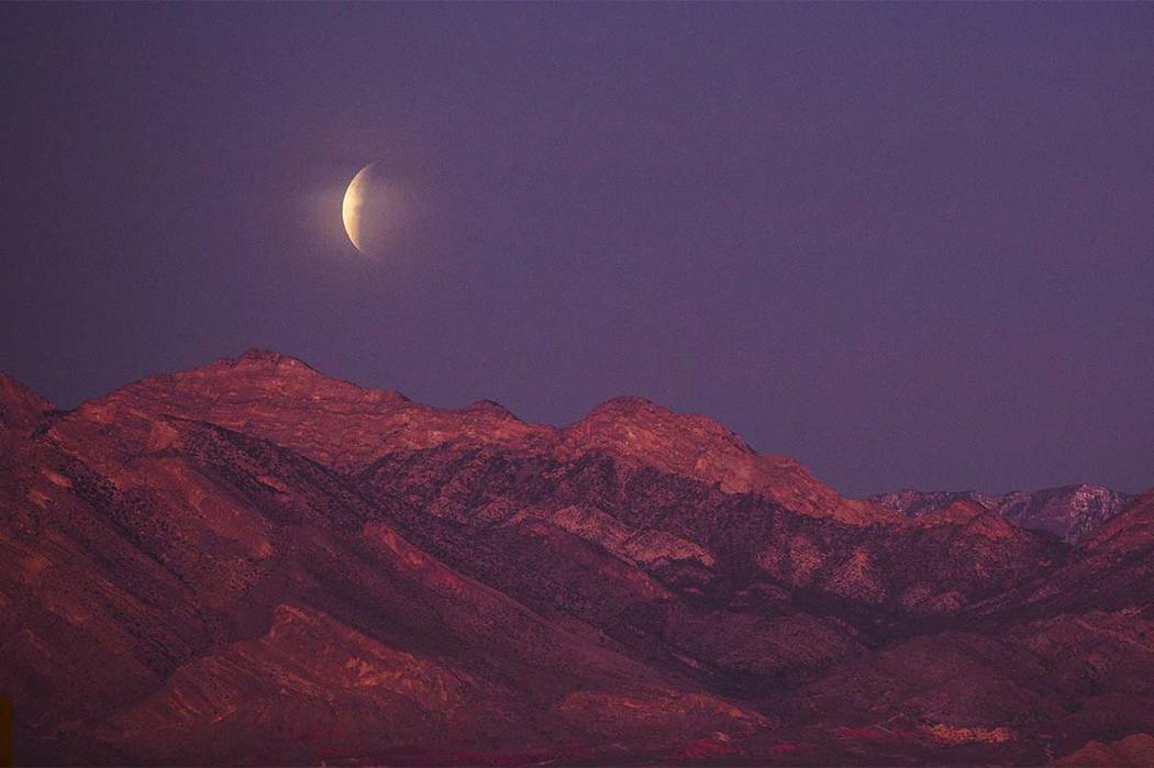Red Moon Mountain Logo - Super blue blood moon over Las Vegas — PHOTOS | Las Vegas Review-Journal