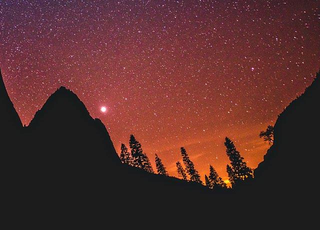 Red Moon Mountain Logo - Photographing the Blood Moon in Yosemite