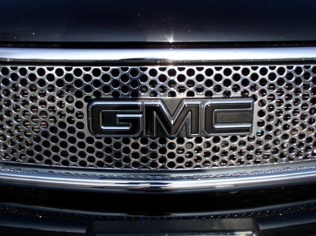 Custom GMC Logo - Custom colored front GMC grille logo