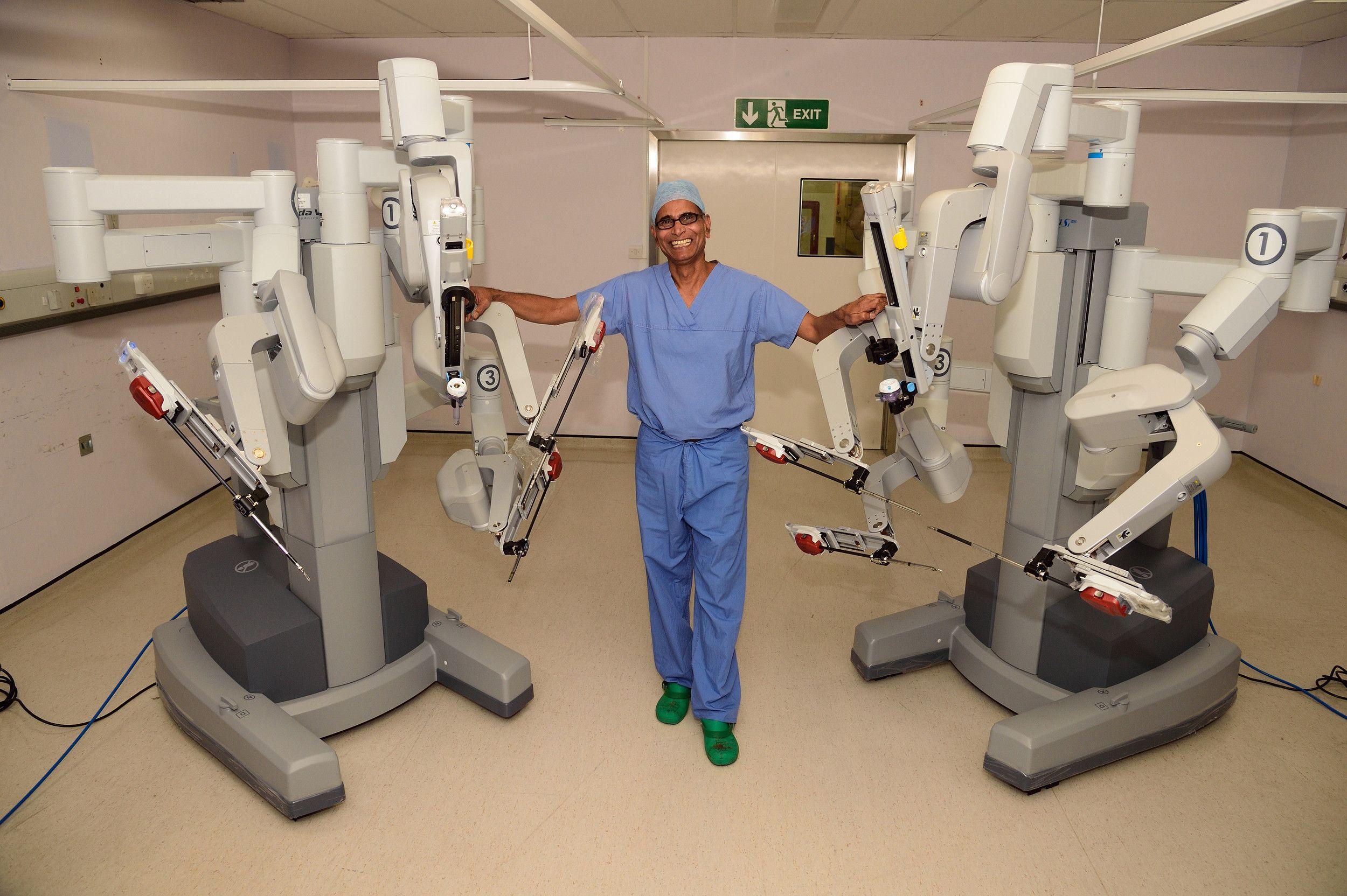 Da Vinci Robot Logo - Royal Surrey takes delivery of two new Da Vinci robots | Royal ...