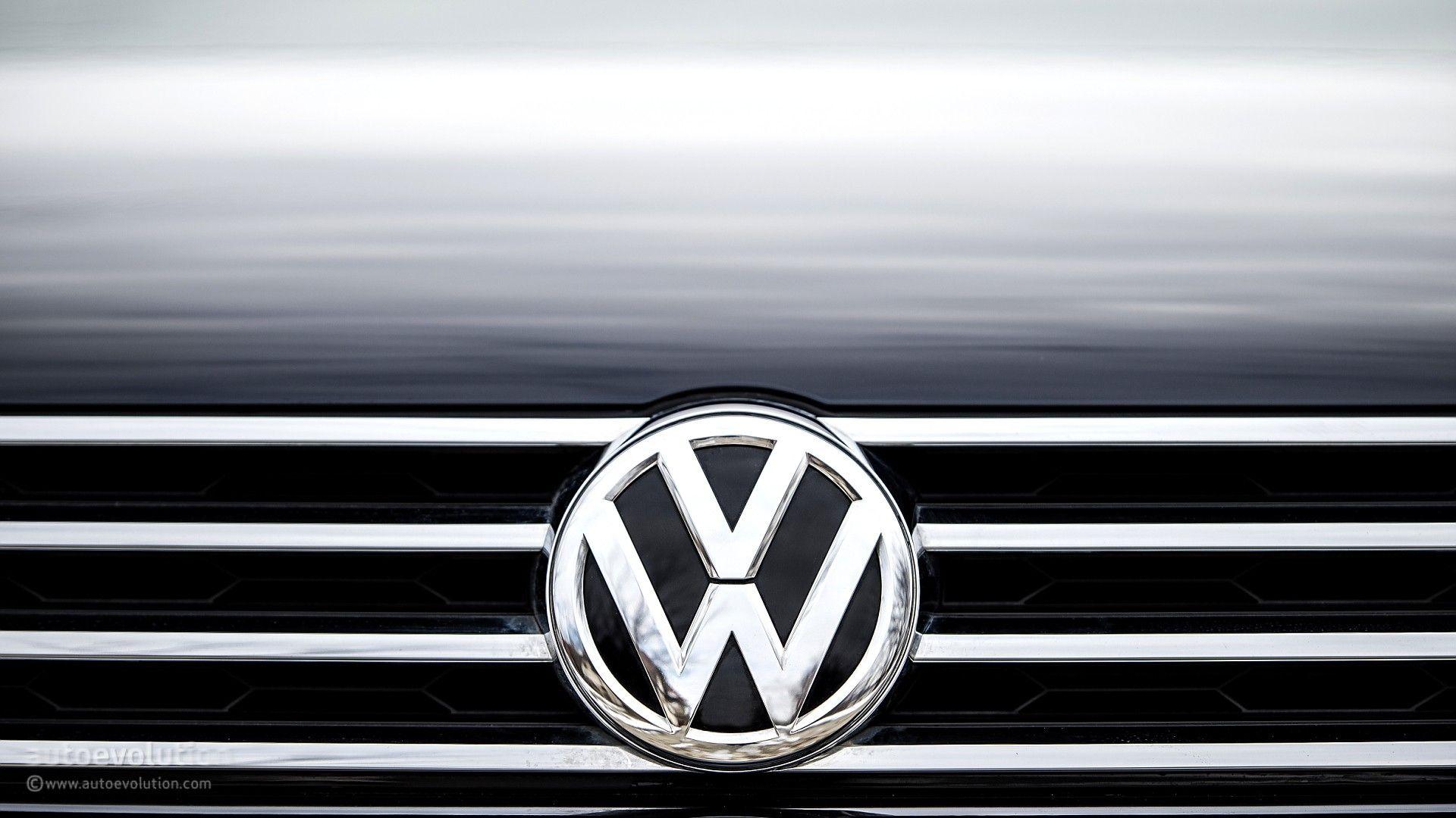 VW Grill Logo - VOLKSWAGEN Touareg Review