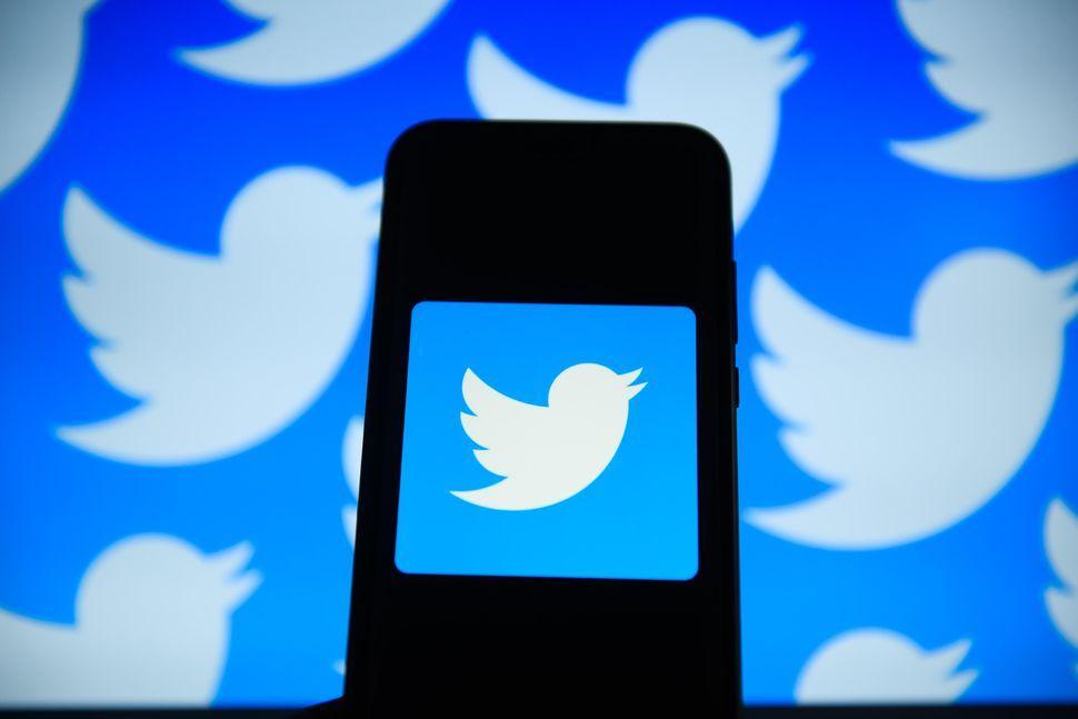 New Twitter Logo - Twitter experiments with new features to encourage positive ...