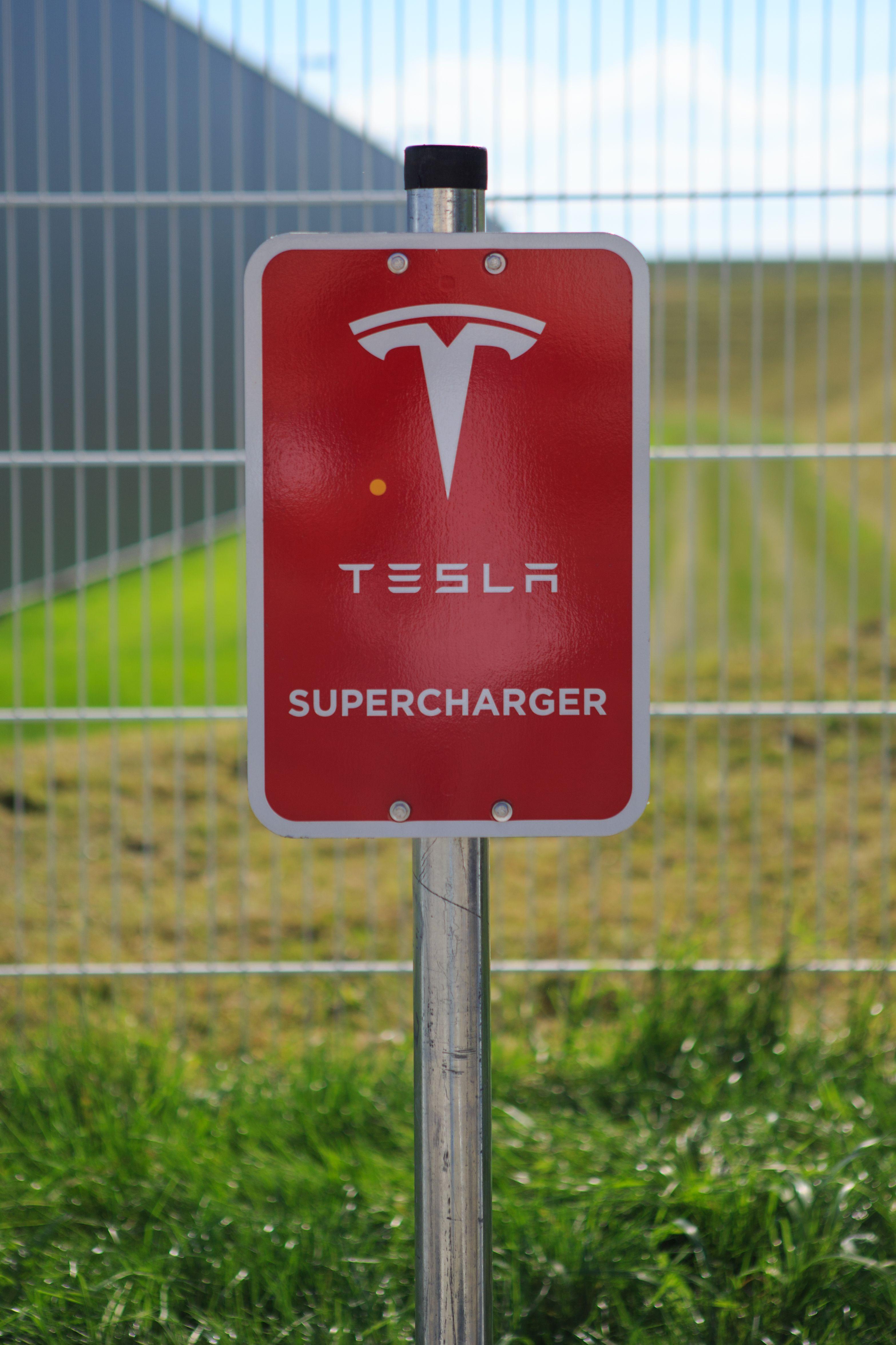 Tesla Supercharger Logo - Tesla logo at Supercharger