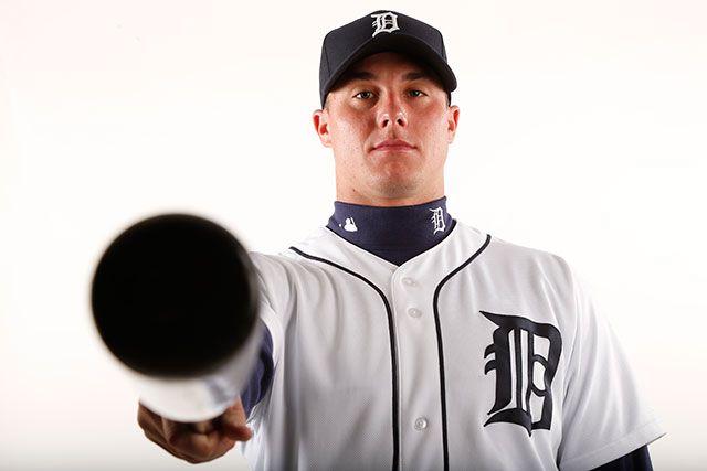 Baseball Bird Sports Logo - James McCann hits bird with foul ball WARNING: graphic video