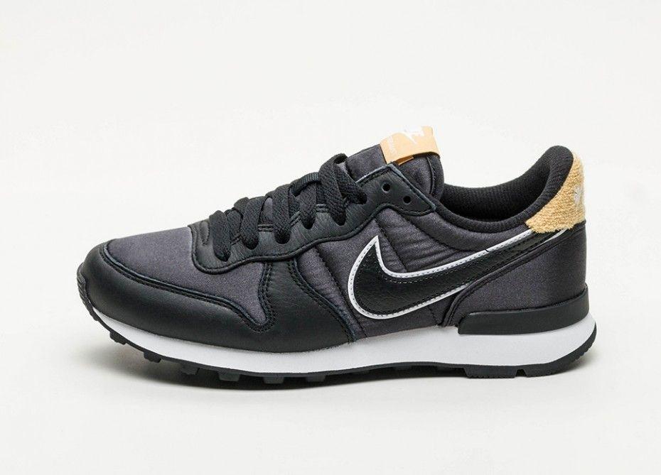 Wheat Black and Gold Logo - Nike Wmns Internationalist Heat Black / Black Gold