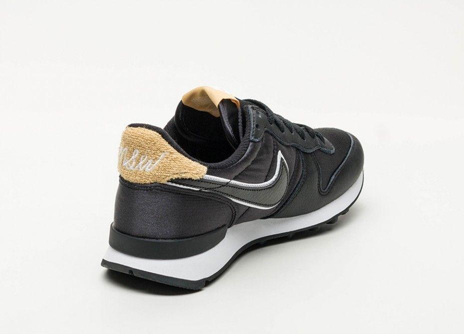 Wheat Black and Gold Logo - Nike Wmns Internationalist Heat Black / Black Gold