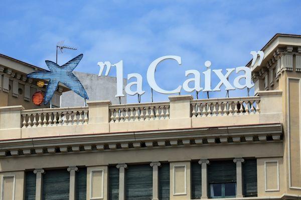 Spanish Bank Logo - La Caixa Spanish Bank sign and logo in Barcelona, Spain - Photo ...