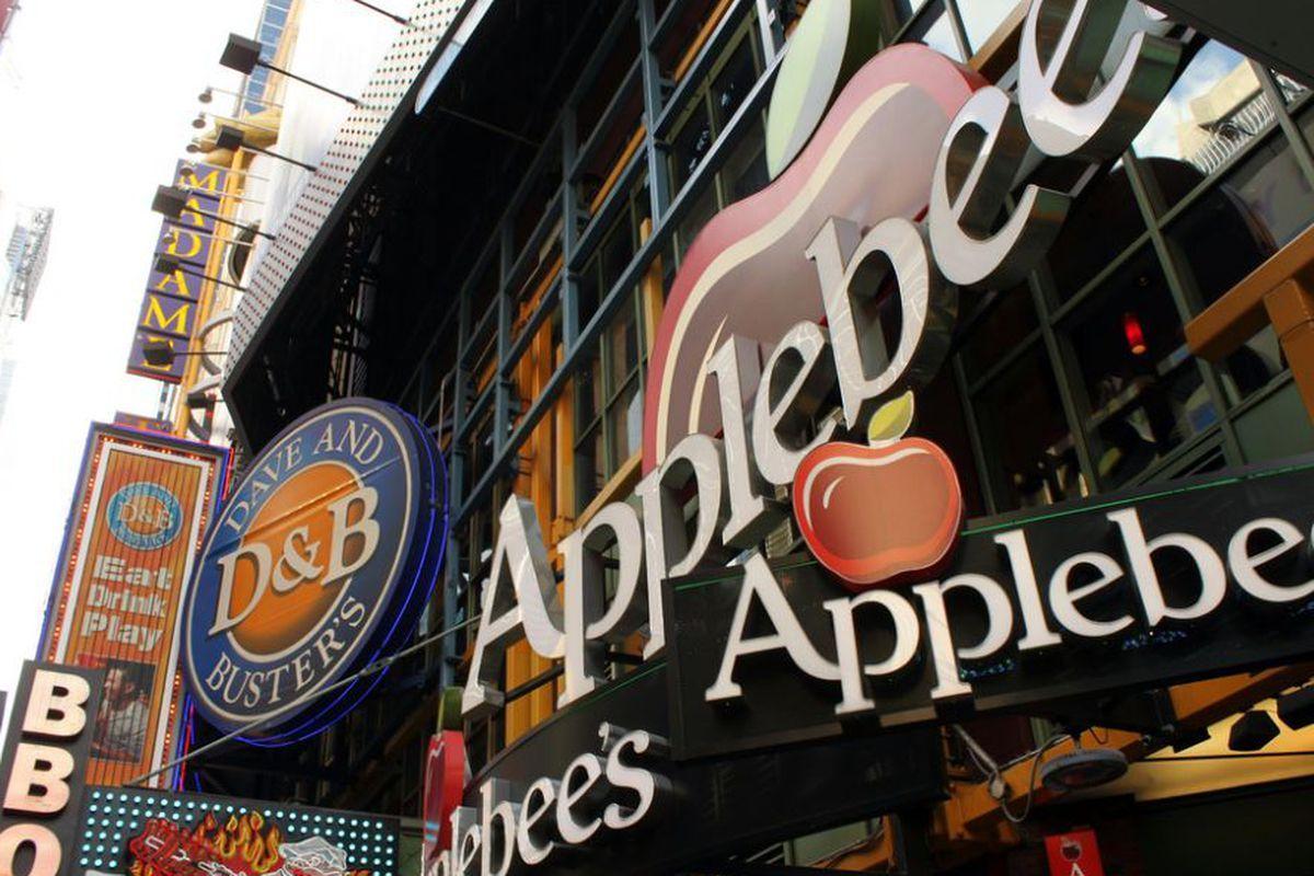 Applebee's 2013 Logo - Times Square Applebee's Charging $375 for NYE Dinner - Eater