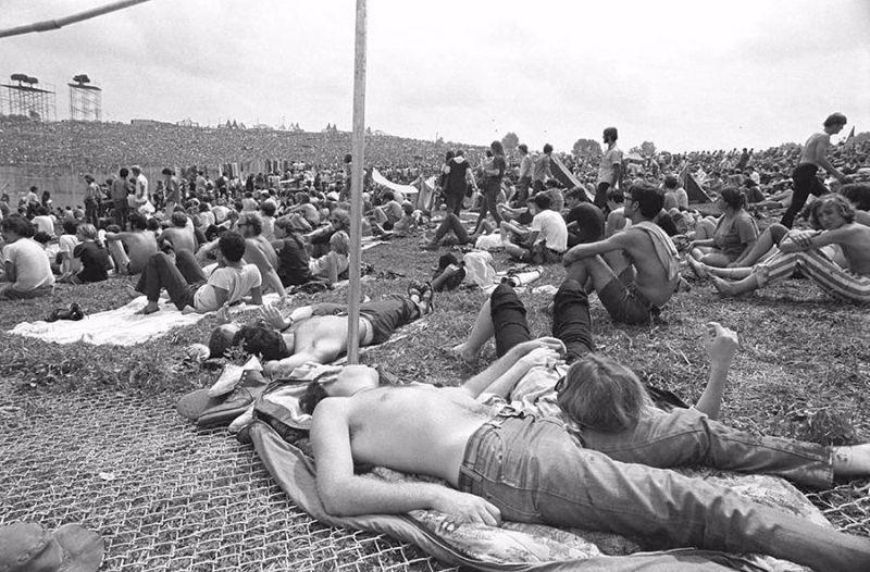 Black and White Woodstock Logo - Rare and Amazing Black and White Photographs of the 1969