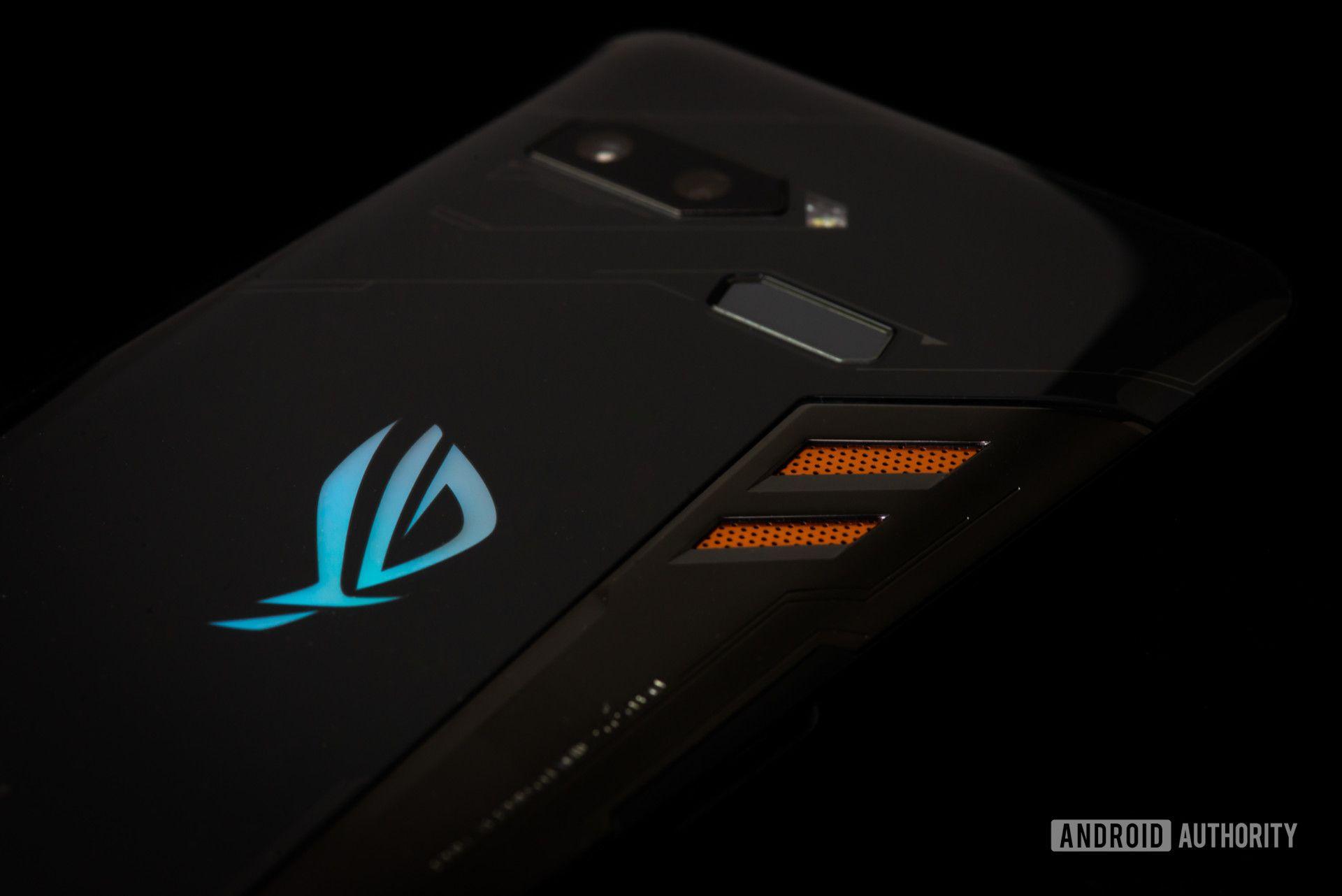 Black Shark Logo - Asus ROG Phone vs Razer Phone 2 vs Xiaomi Black Shark: What's