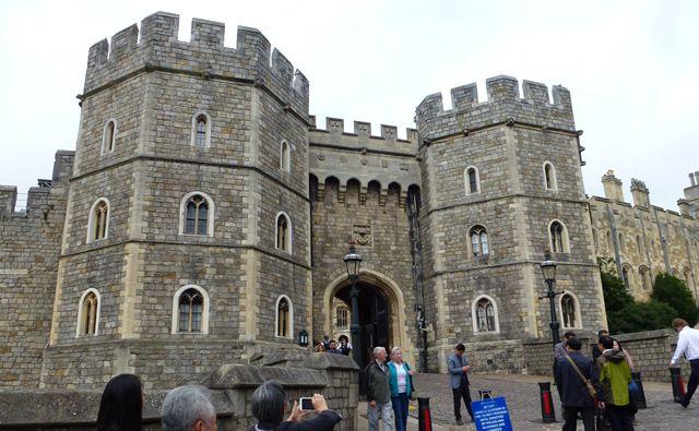 Windsor Palace Logo - Visiting Windsor Castle - what to expect, make an informed visit