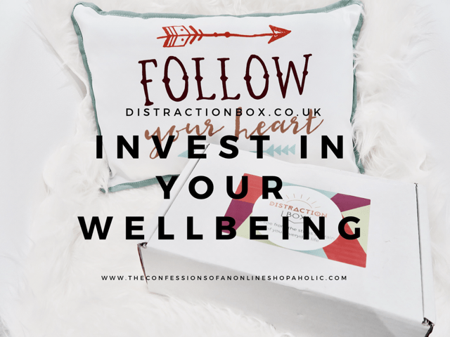 Sit Back and Chill Logo - Invest In Your Wellbeing - Distraction Box 'Sit Back & Chill' Unboxing