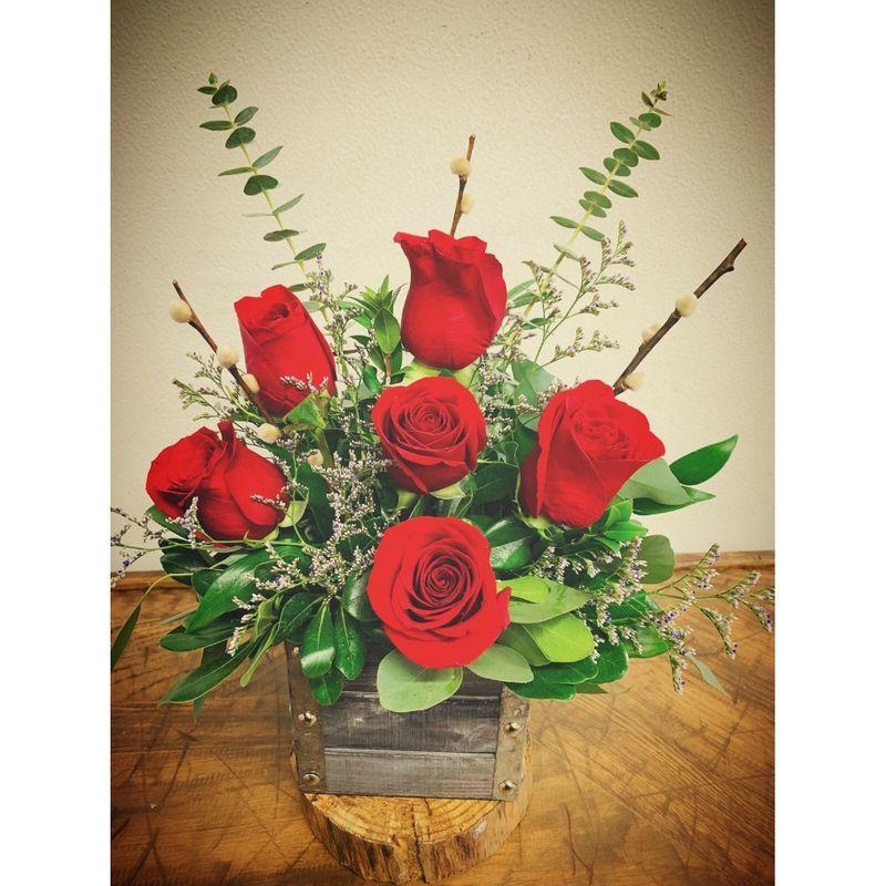 Rustic Rose Flowers Logo - Rustic Roses Bismarck, ND Florist