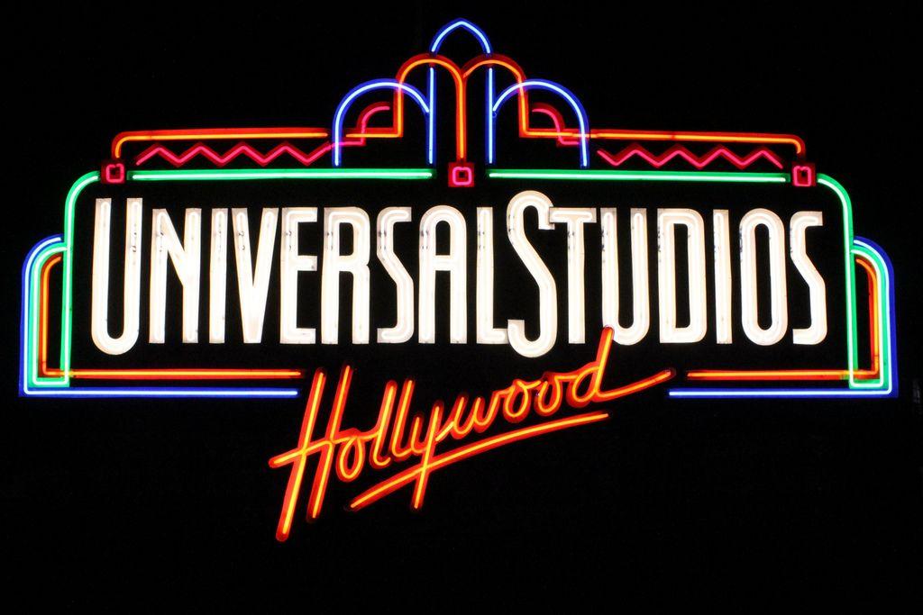 Universal Studios Hollywood Logo - Universal Studios Logo. Neon Night Shot Universal Studios