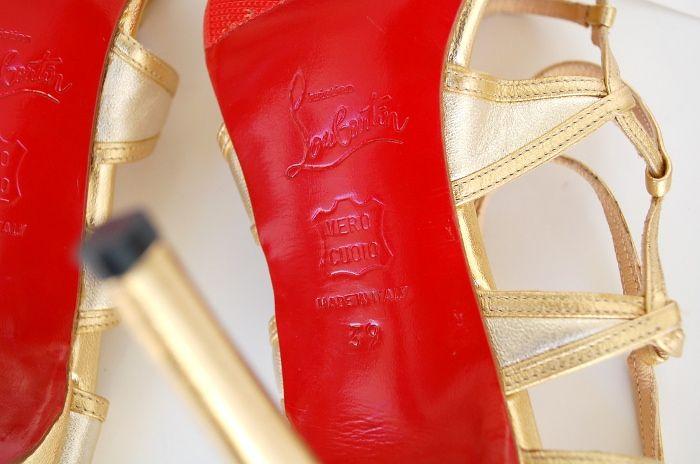 Christian Louboutin Red Bottom Logo - Christian Louboutin and Vero Cuoio | Lollipuff