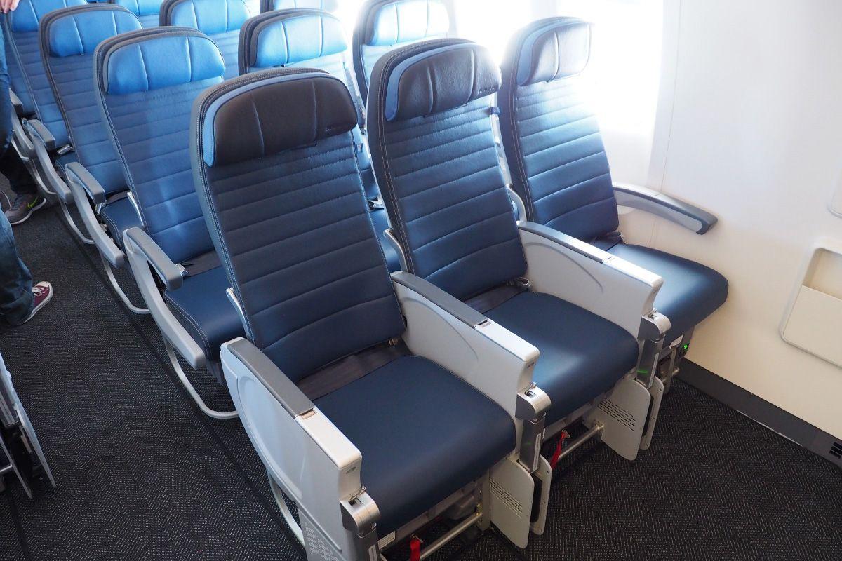 United Economy Seat Logo - Where To Sit When Flying United's 777 300ER: Economy