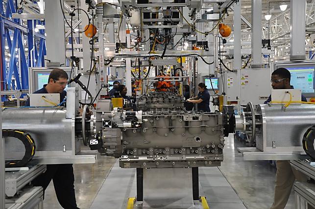 PACCAR Engine Company Logo - Engine Plant production line. Office Photo