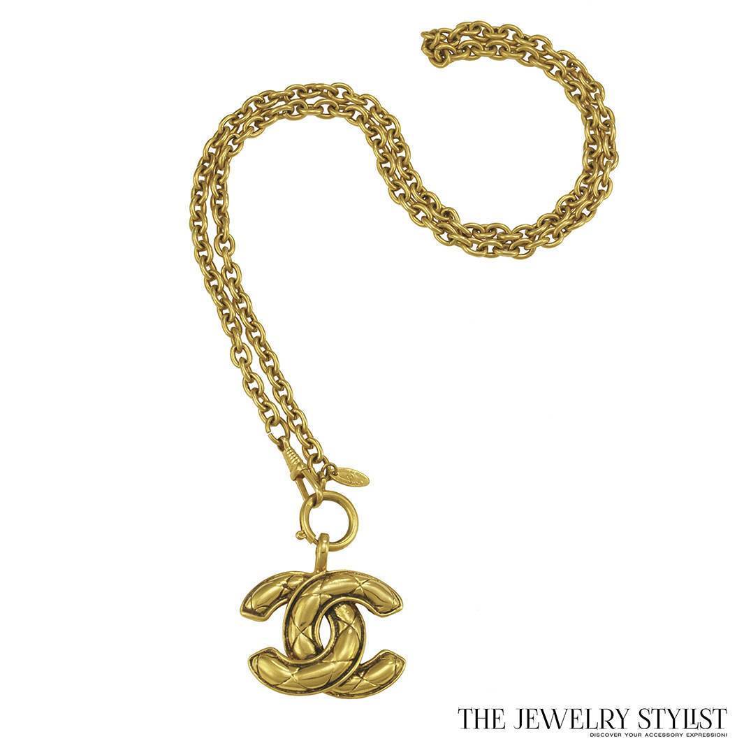 Big Chanel Logo - Vintage Chanel Big CC Logo Quilted Pendant Necklace