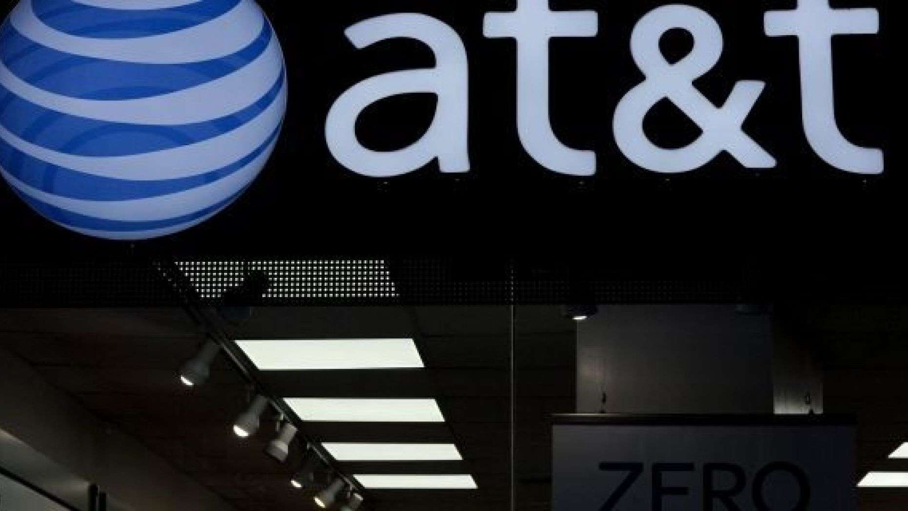 New AT&T Logo - AT&T is putting its fake 5G logo on iPhones too