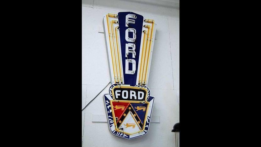 Ford Crest Logo - Neon Sign Ford With Crest