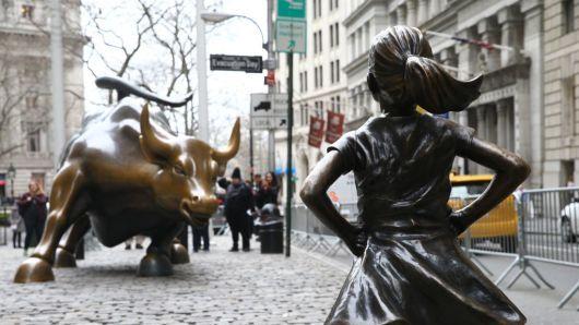 Charging Bull Logo - Fearless Girl' moving to NYSE after spending a year staring down