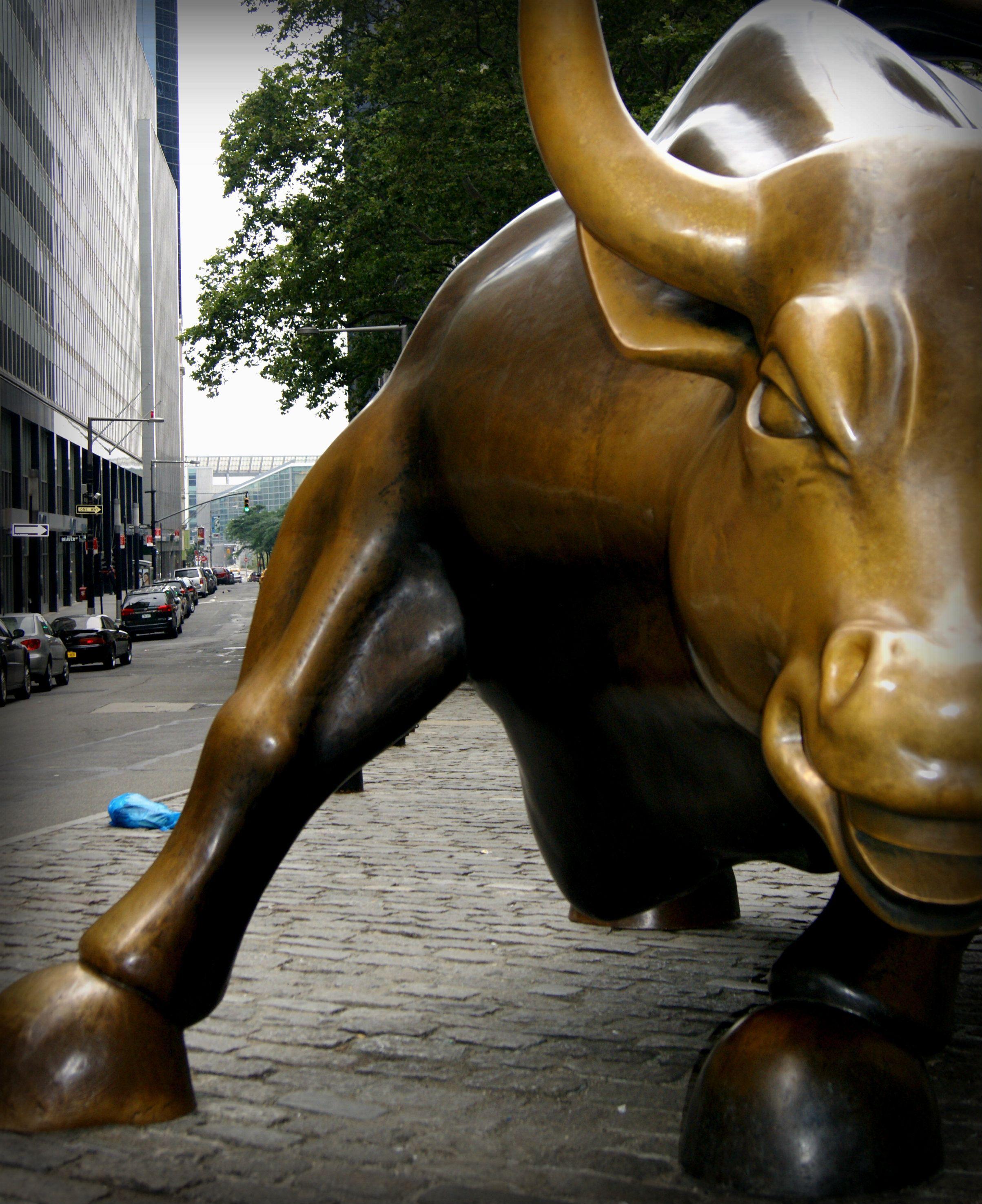 Charging Bull Logo - The Charging Bull, The symbol of Wall Street's Stock Market ...