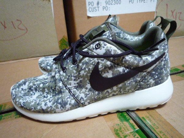 Digital Camo Nike Logo - Nike WMNS Roshe Run Camo Pack