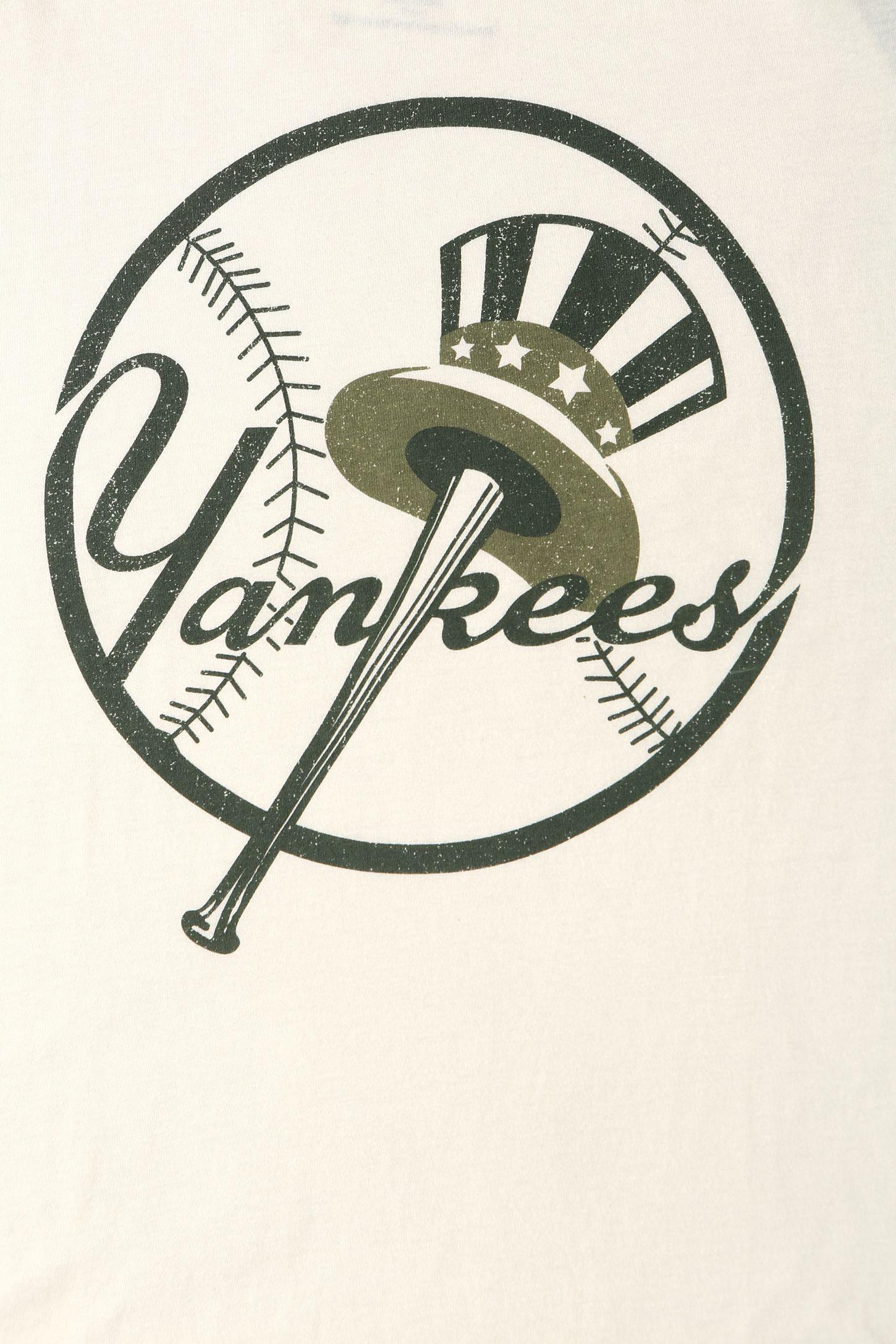 Camo Yankees Logo - New York Yankees 2014 Camo Raglan Tee | Urban Outfitters