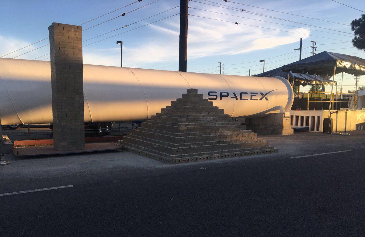 The Boring Company Elon Logo - The Boring Company completes its first tunnel as Elon Musk sells ...
