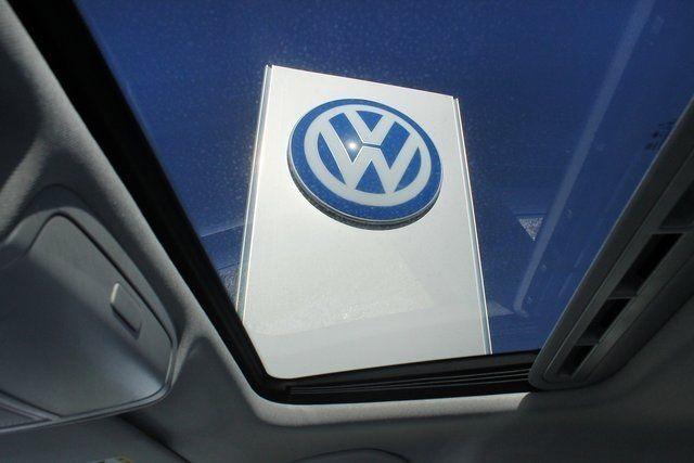 Wolfsburg VW Blue Logo - Volkswagen Passat 2.0T Wolfsburg dealer serving